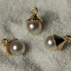 Gold Peaked Cap Base Ivory White Pearl 