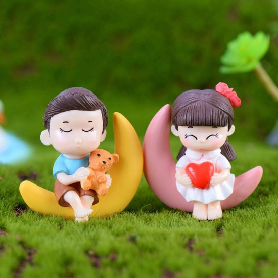2Pcs Mini Boy Girl on Moon 2Pcs Mini Boy Girl on Moon