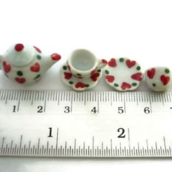 Green Red Heart Coffee Cup Scalloped Plate Teapot