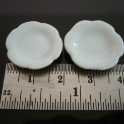 White Scalloped Edge Plate 