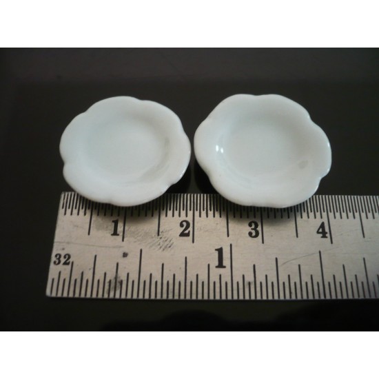 White Scalloped Edge Plate 