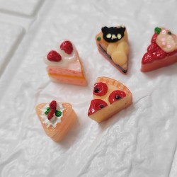 5pcs Dessert 3D Resin Cream Cakes