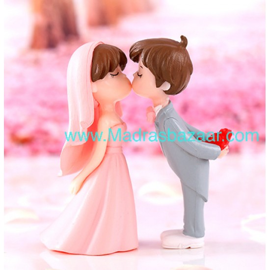Wedding Kissing Couple