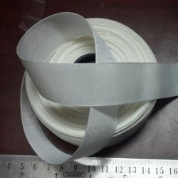 Off white solid grossgrain