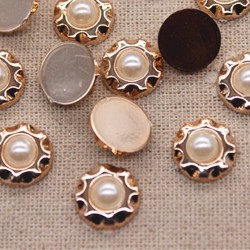 Golden Flower Pearl Plastic Flatback
