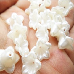 Pearl Resin petunias