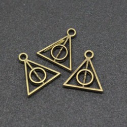 Retro style triangle Charm