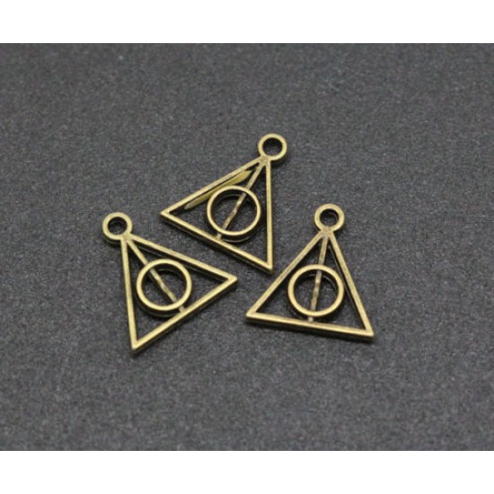 Retro style triangle Charm