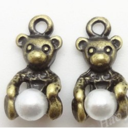 Teddy Bear with Pearl
