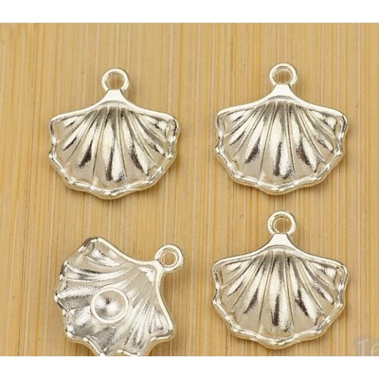 Shell Pendant Bright silver