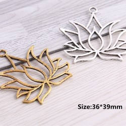 Hollow Lotus Charm